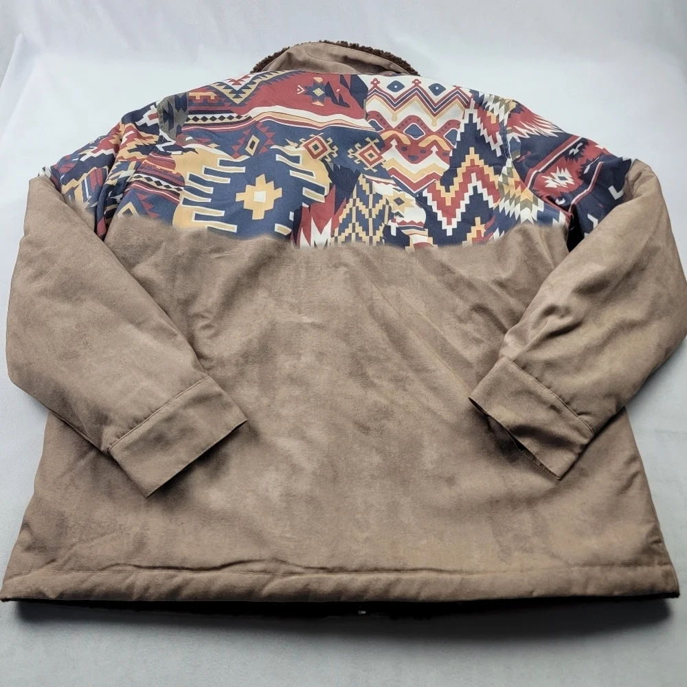 NWOT Sherpa lined snap and zip front Aztec print jacket - Picture 4 of 5
